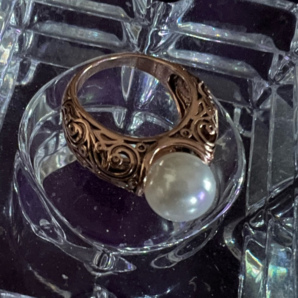 Vintage style pearl ring gold plated size 7‎